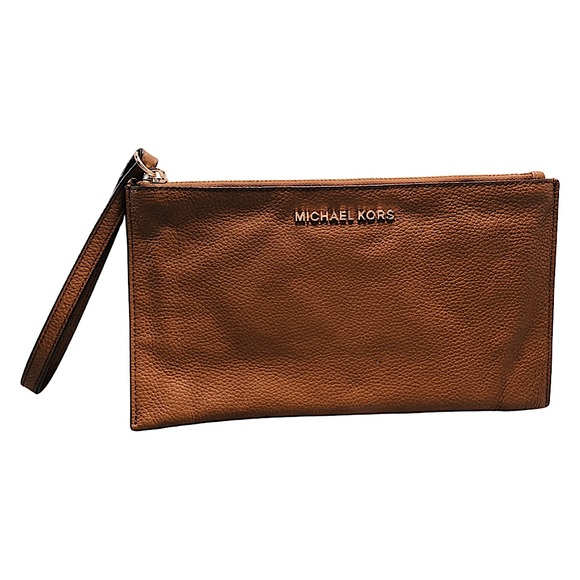 Michael Kors Handbags - Michael Kors Jet Set Large Wristlet